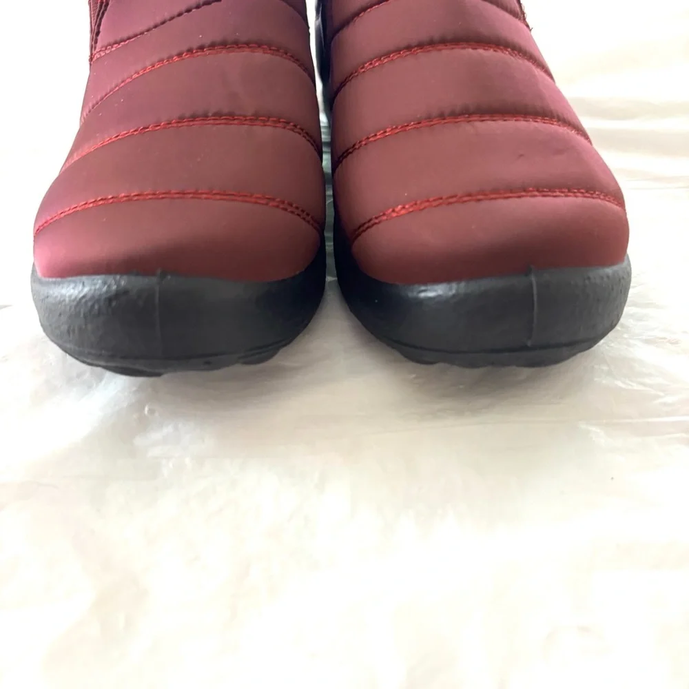 NWOT Boojoy Winter boots burgundy Waterproof slip on SZ 7.5